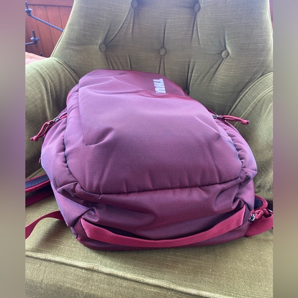 EUC Thule Subterra laptop backpack. 30L - Picture 9 of 9